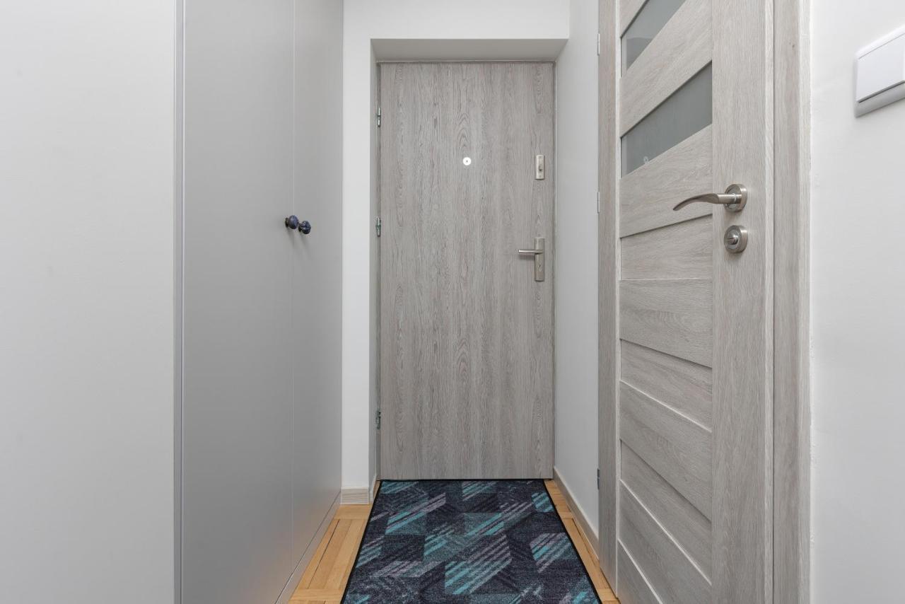 Cozy And Comfortable Wola Apartment By Noclegi Renters 바르샤바 외부 사진